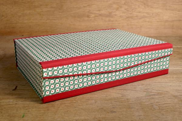 Schachtel rot - grün "Rosi", Retro Design